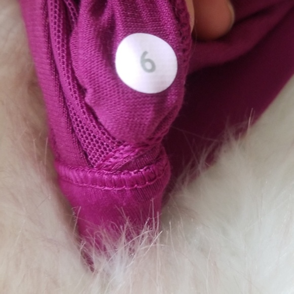 SOLD Lululemon Beautiful Magenta Sportsbra - Picture 6 of 7
